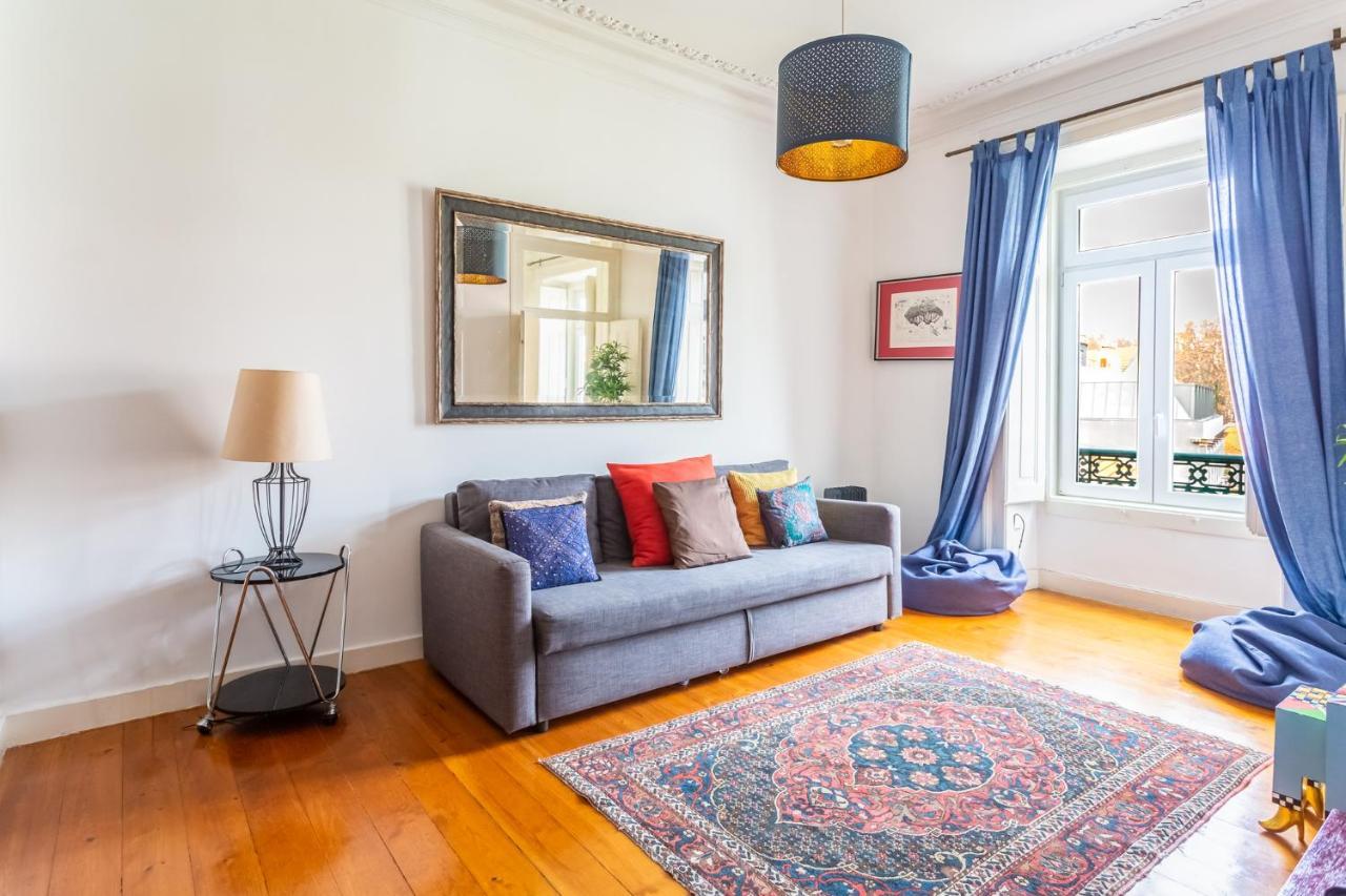 Bright 2 Bedroom Apt 100M From Av. Liberdade Lisbon Luaran gambar