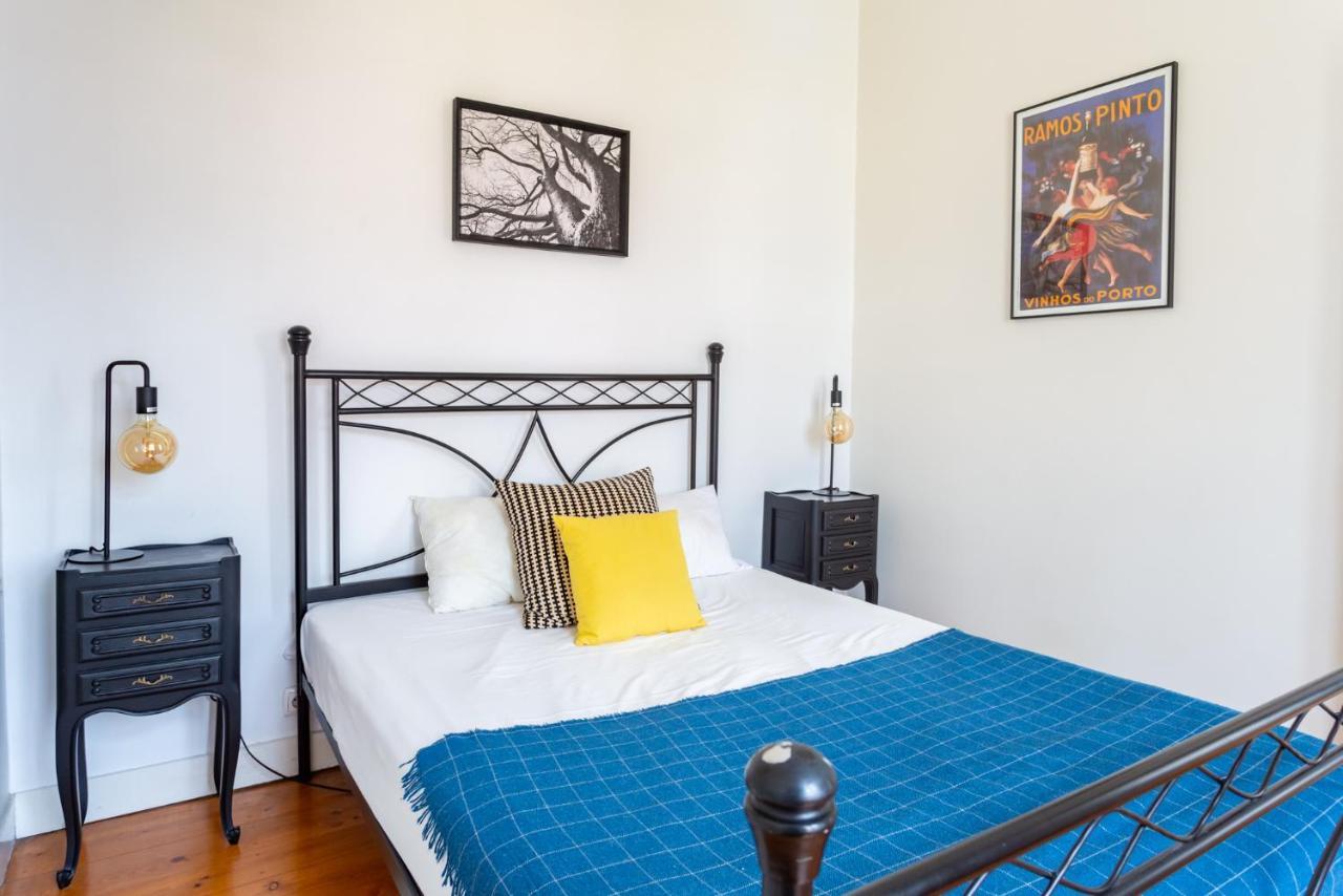 Bright 2 Bedroom Apt 100M From Av. Liberdade Lisbon Luaran gambar