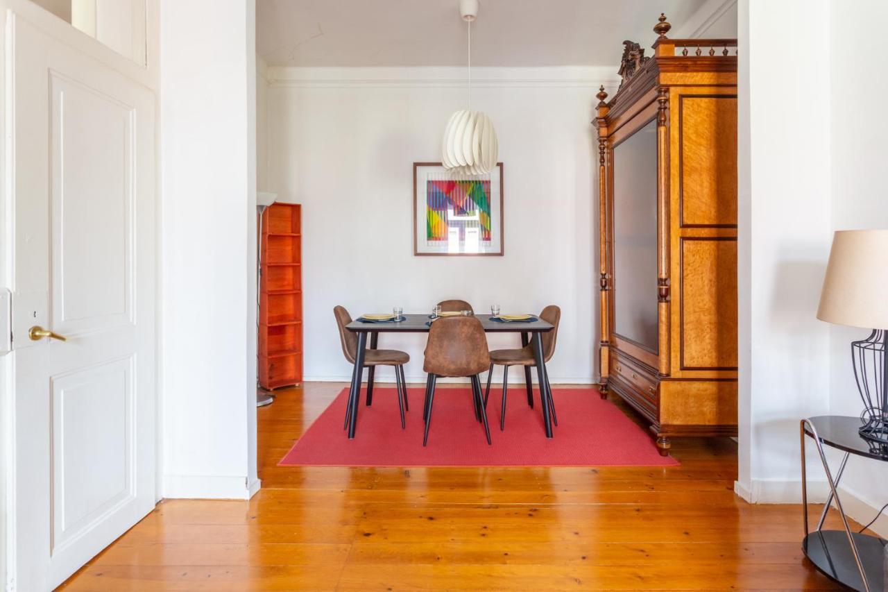 Bright 2 Bedroom Apt 100M From Av. Liberdade Lisbon Luaran gambar