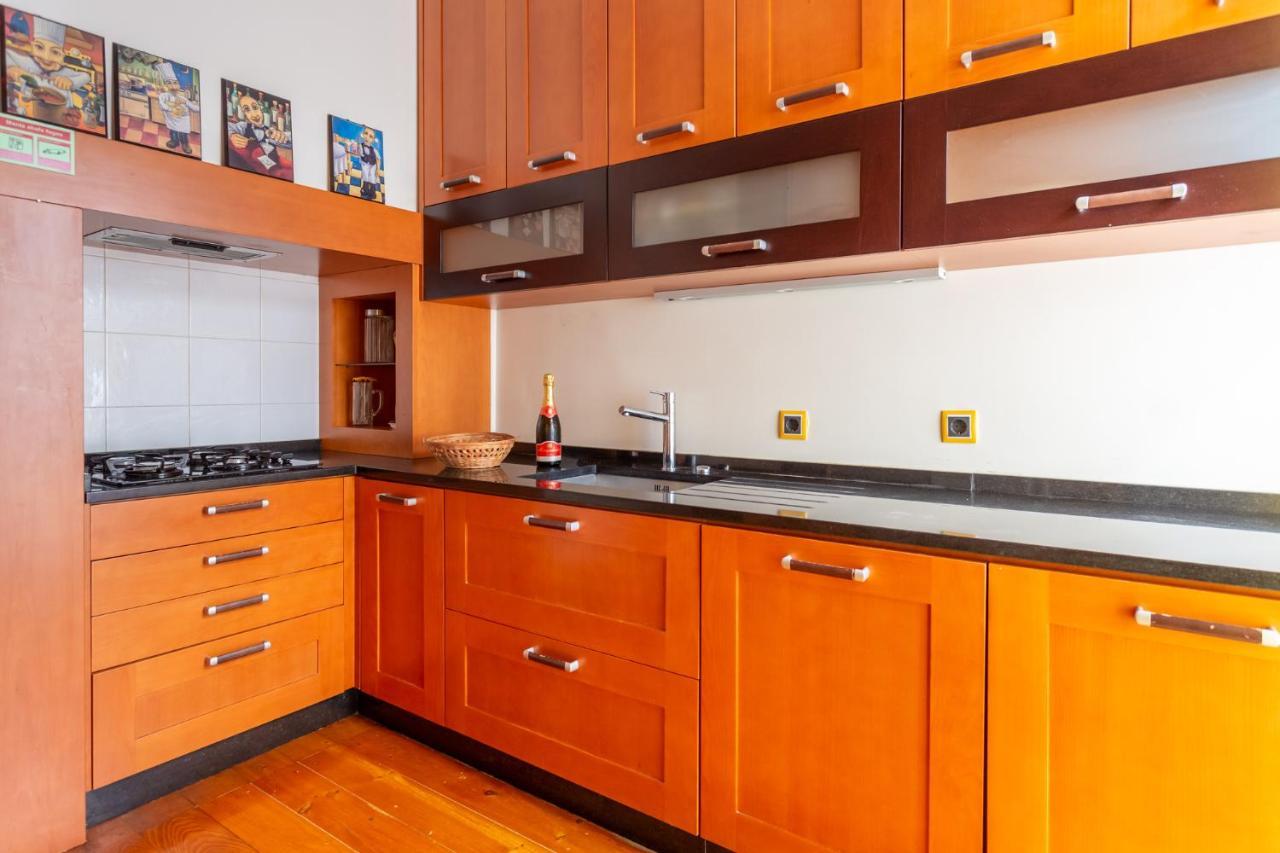 Bright 2 Bedroom Apt 100M From Av. Liberdade Lisbon Luaran gambar