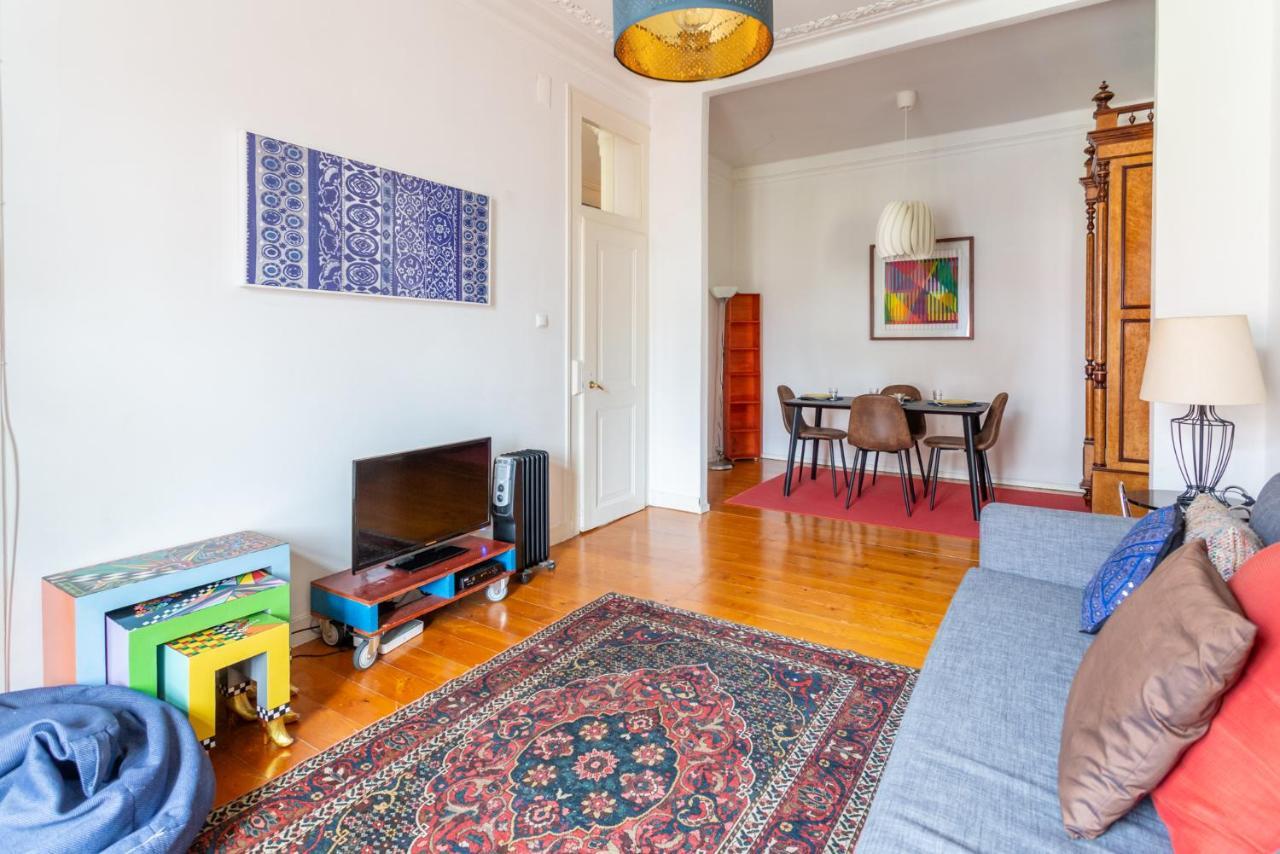 Bright 2 Bedroom Apt 100M From Av. Liberdade Lisbon Luaran gambar