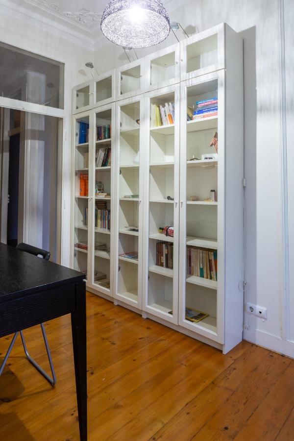 Bright 2 Bedroom Apt 100M From Av. Liberdade Lisbon Luaran gambar