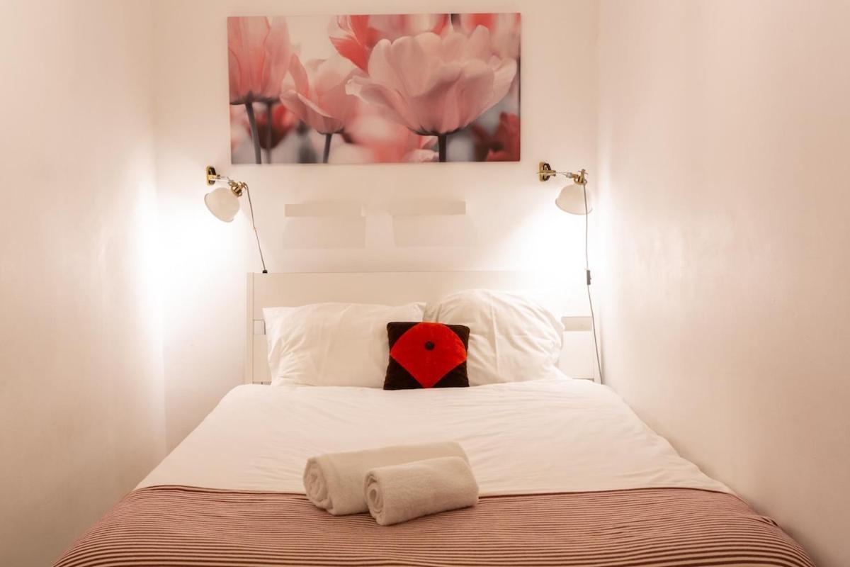 Bright 2 Bedroom Apt 100M From Av. Liberdade Lisbon Luaran gambar